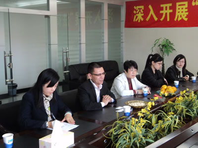 �Ϻ������y�T�S�����L(zh��ng)������˾����
����(li��n)�I(l��ng)��(d��o)�R��(b��o)��I(y��)��(d��ng)ǰ��r