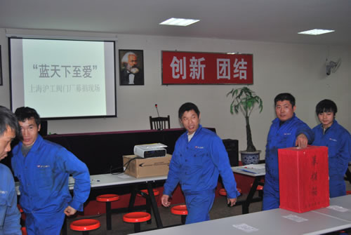 �Ϻ������y�T�S��ʮ�ˌá��{(l��n)���µ����ۡ�����ļ��F(xi��n)����ӣ��D2��