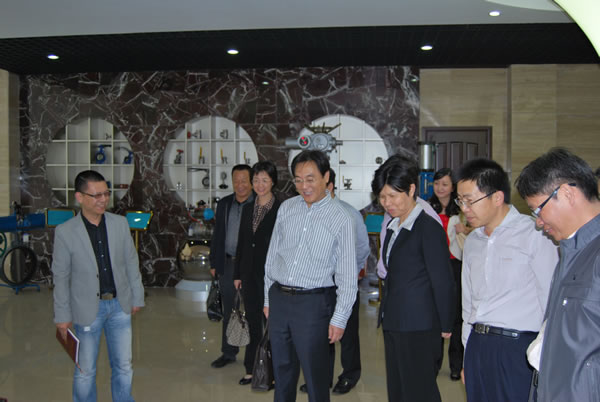 �����h֧����ӛ�������L(zh��ng)������ɳ���L(zh��ng)��B��˾ȡ�õĘs�u(y��)�C���c��(ji��ng)��