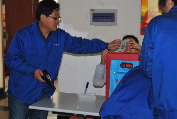 ������(n��i)������˾������ϯ���y�A���^��ļ����4