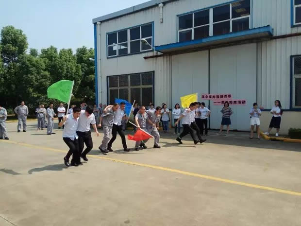 �Ϻ������y�T�S���ľ������P(y��ng)�ഺ���|(zh��)��չ��ӣ��D9��