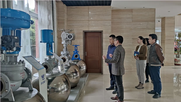 �Aͤ�(zh��n)�(zh��n)�L��С�dһ���W�R��˾���L�{(di��o)�У��D1��