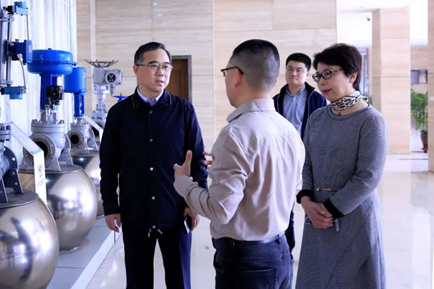 �ζ��^(q��)ί��ί���M�������L(zh��ng)Ҧ�l(w��i)�A�W�R�Ϻ������y�T(m��n)�S�����F(tu��n)�����޹�˾�_(k��i)չ���L�{(di��o)�й������D1��